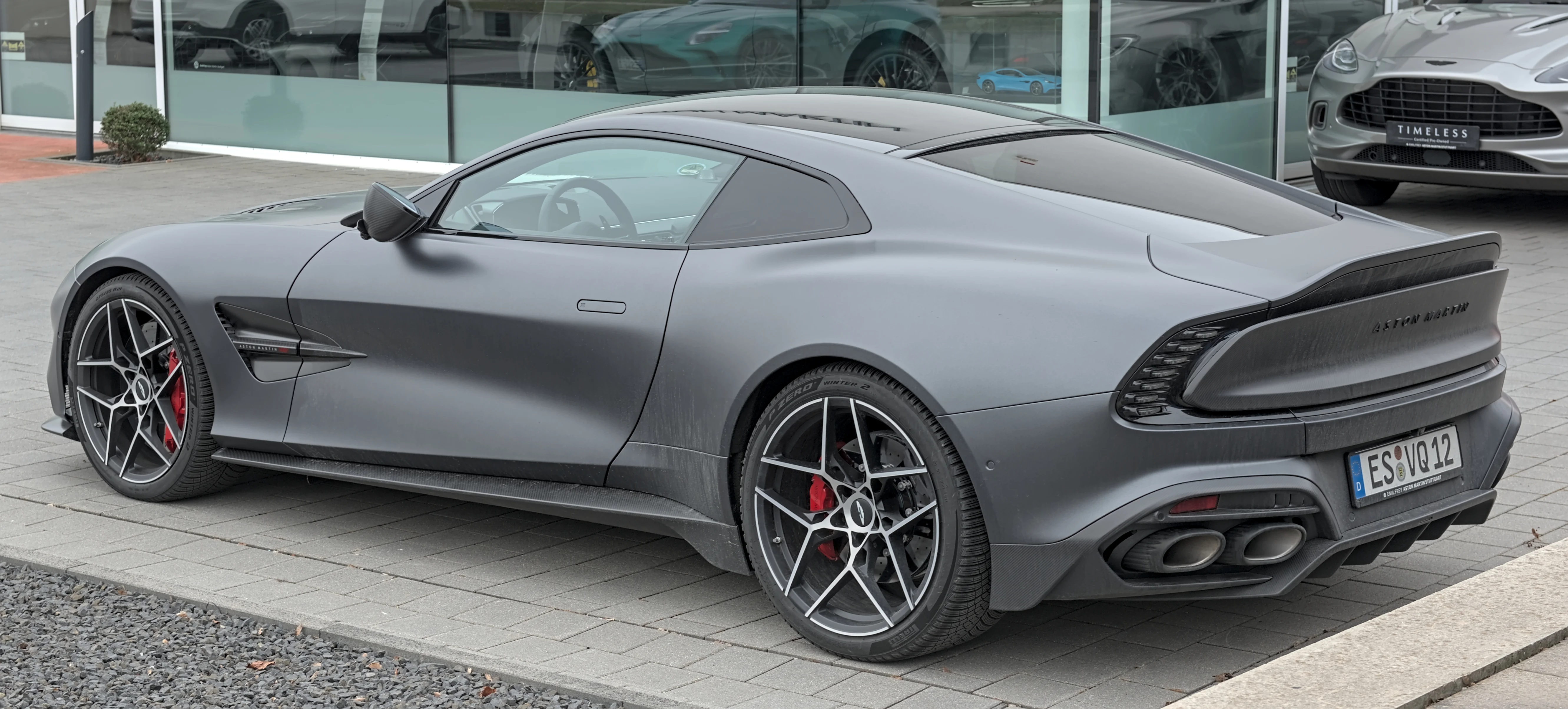 Aston Martin Vanquish – Aston Martin grand tourer