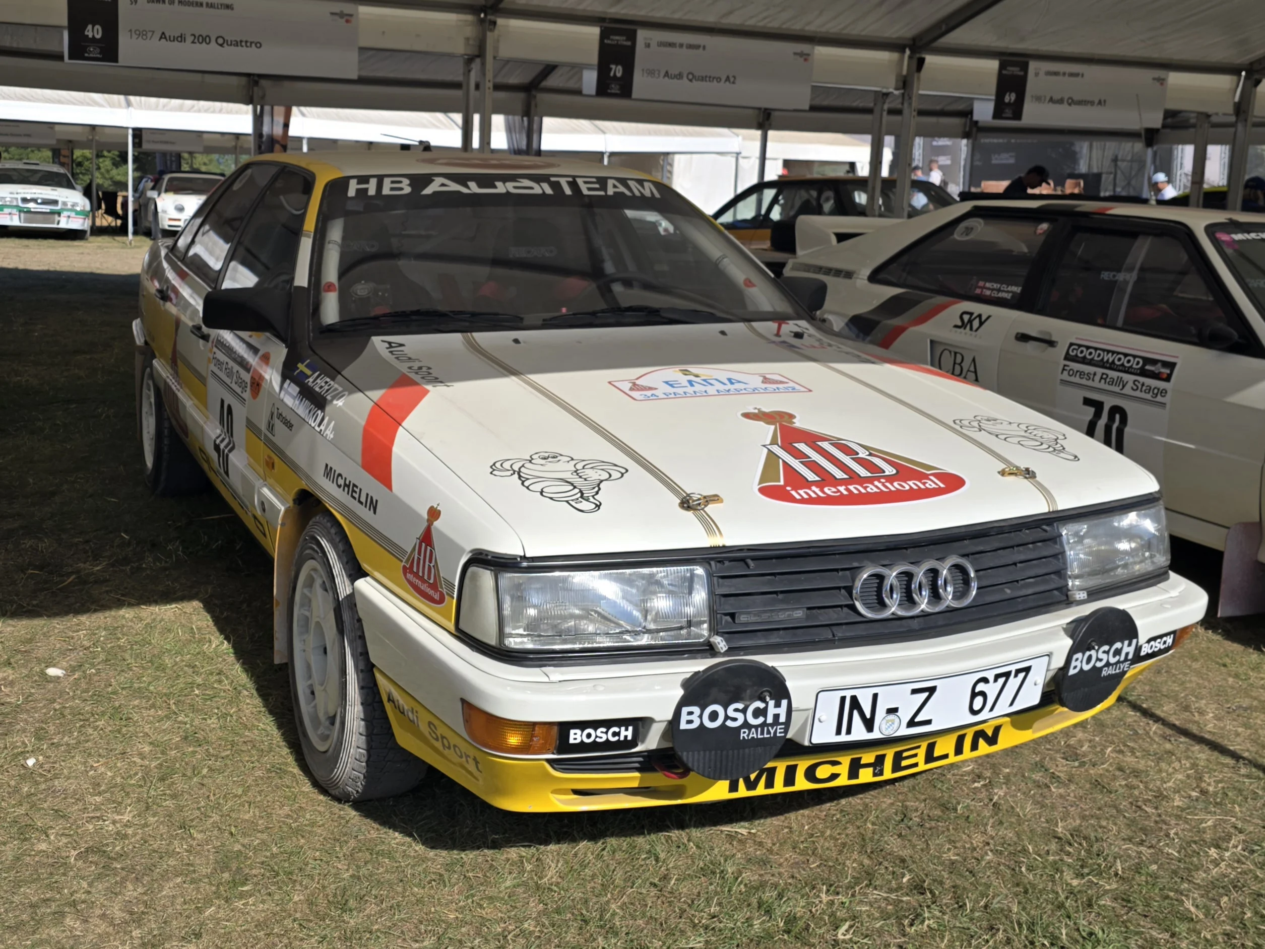 Audi 100 – Audi mid-size luxury / executive car