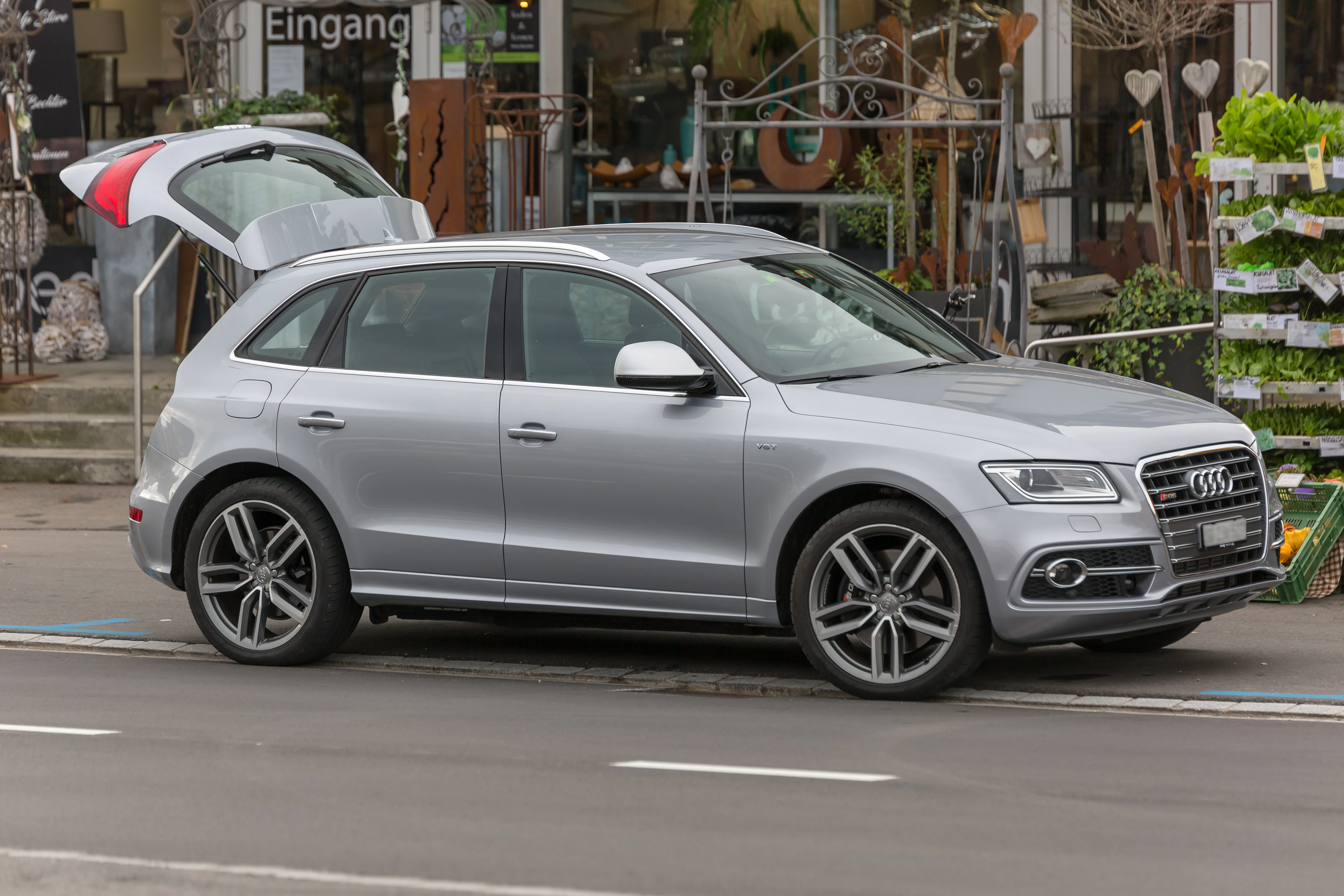 Audi Q5 – Audi compact luxury crossover suv