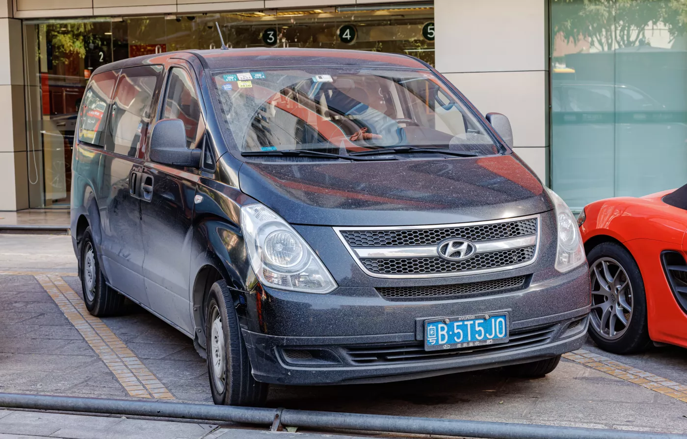 Hyundai H-1 car