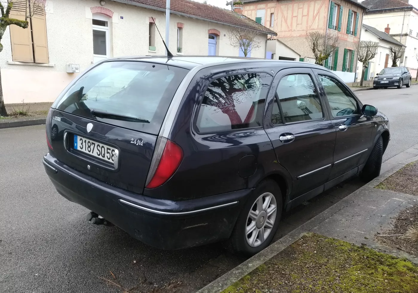 Lancia Lybra – Lancia compact executive car