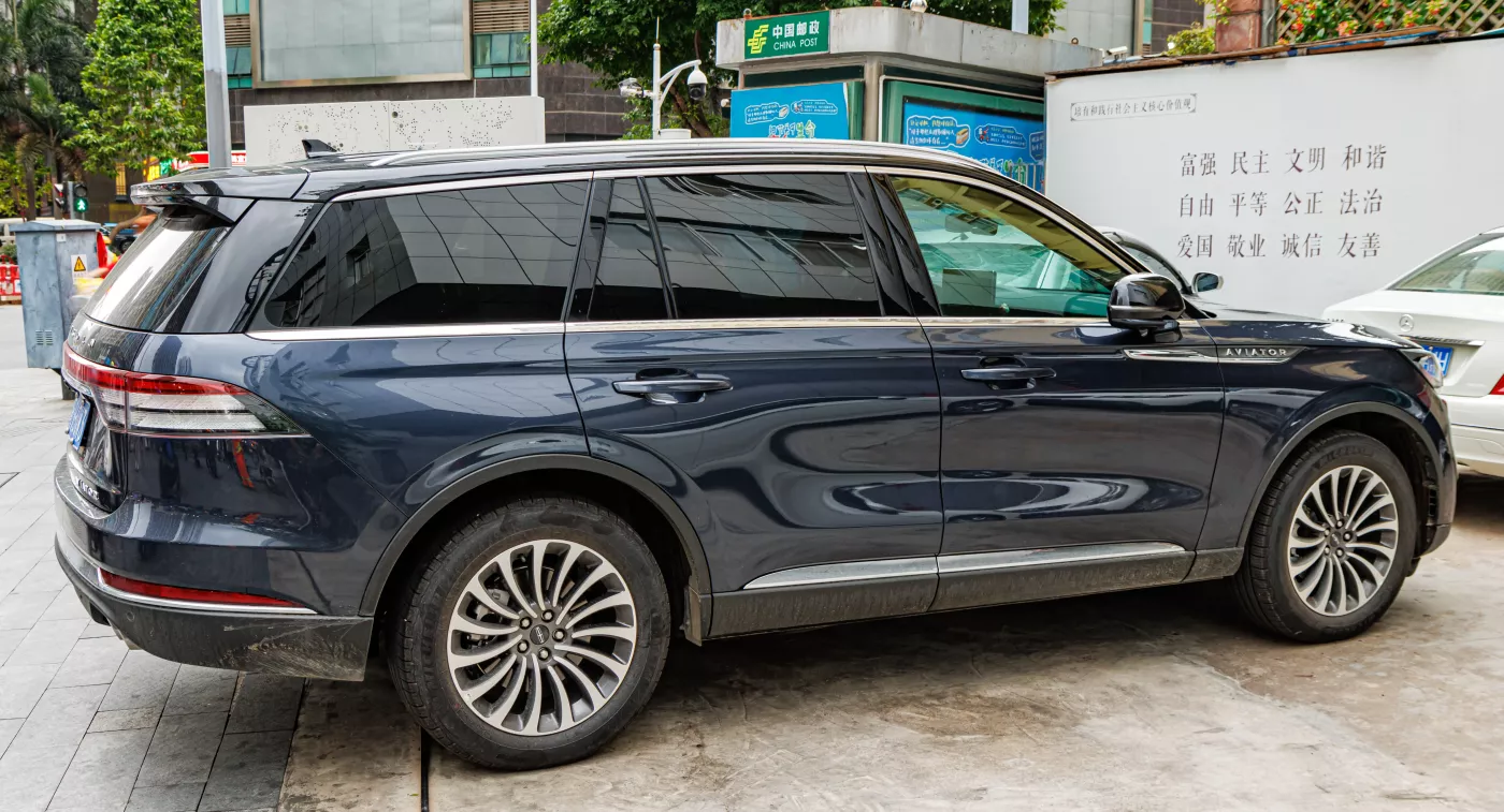 Lincoln Aviator – Lincoln unbulleted list