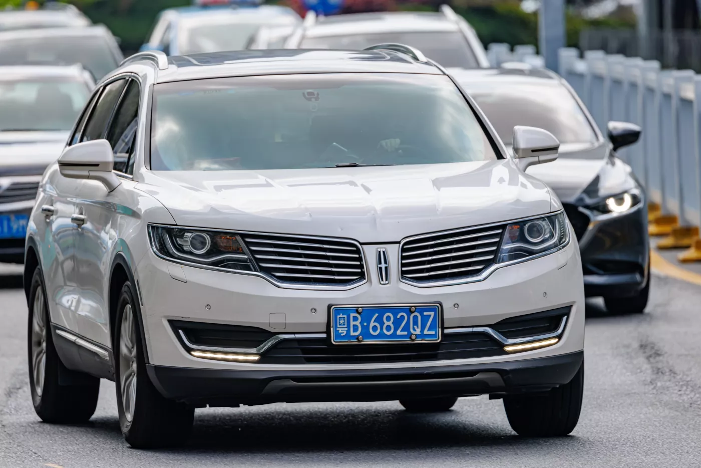 Lincoln MKX – Lincoln mid-size luxury crossover suv
