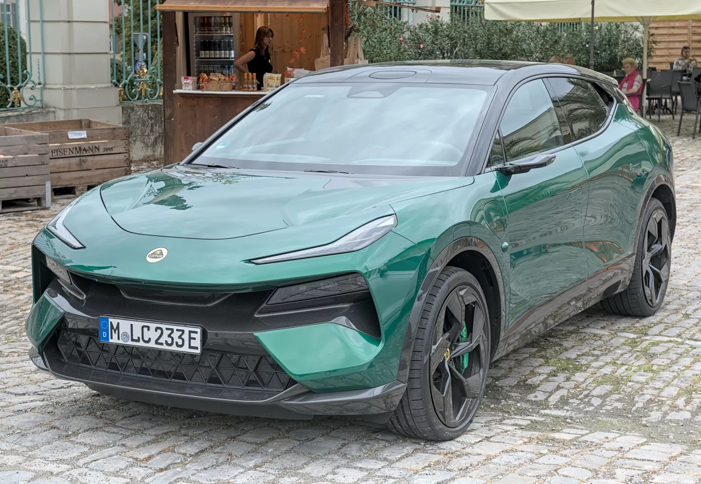 Lotus Eletre – Lotus mid-size luxury crossover suv