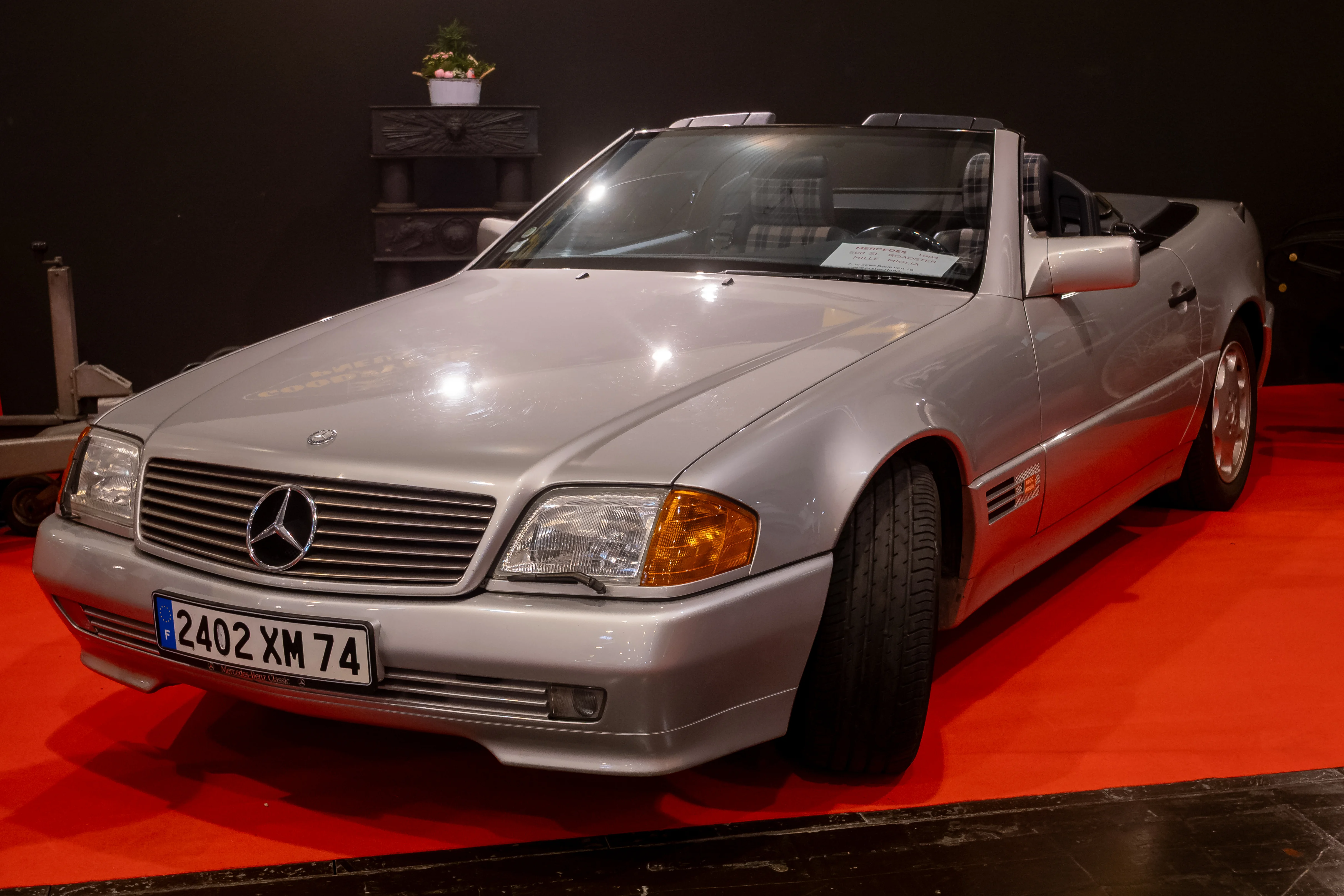 Mercedes-Benz SL-Class – Mercedes-Benz sports car/grand tourer