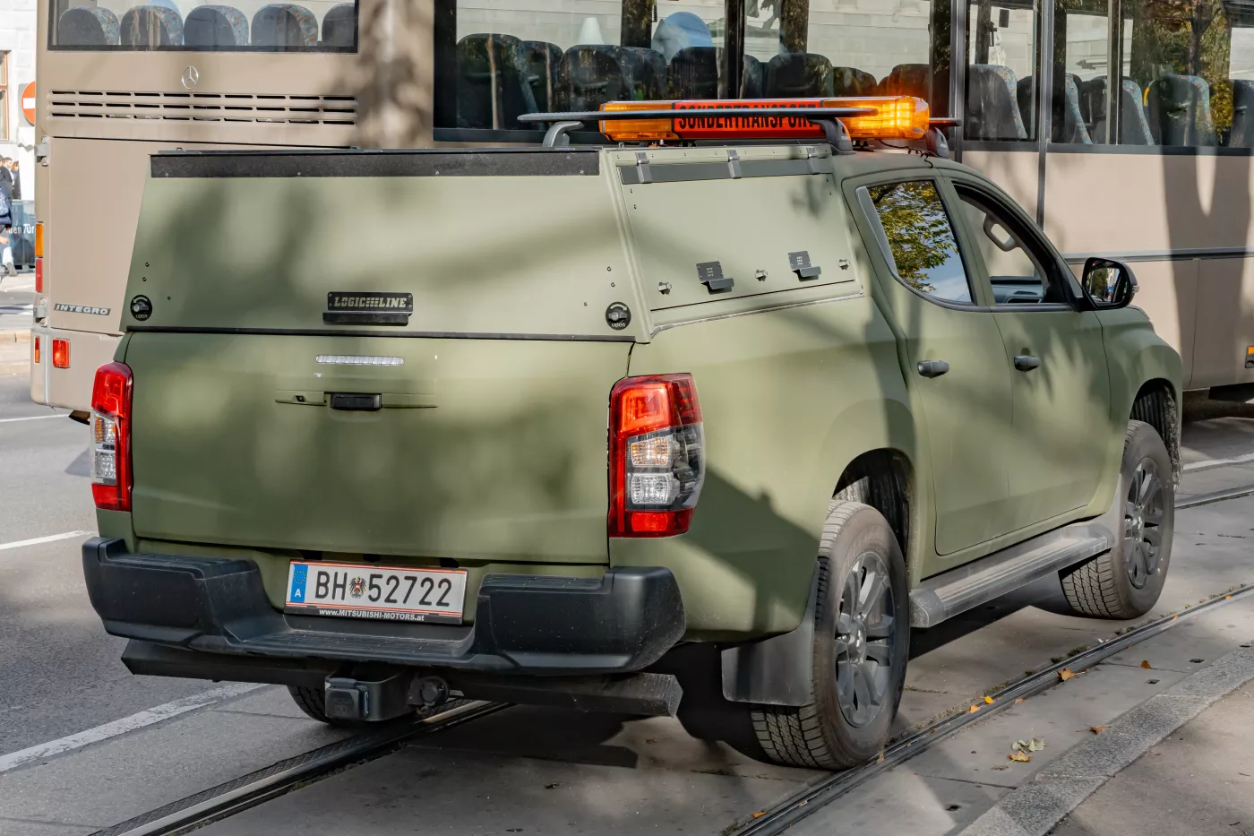 Mitsubishi Triton – Mitsubishi mid-size pickup truck