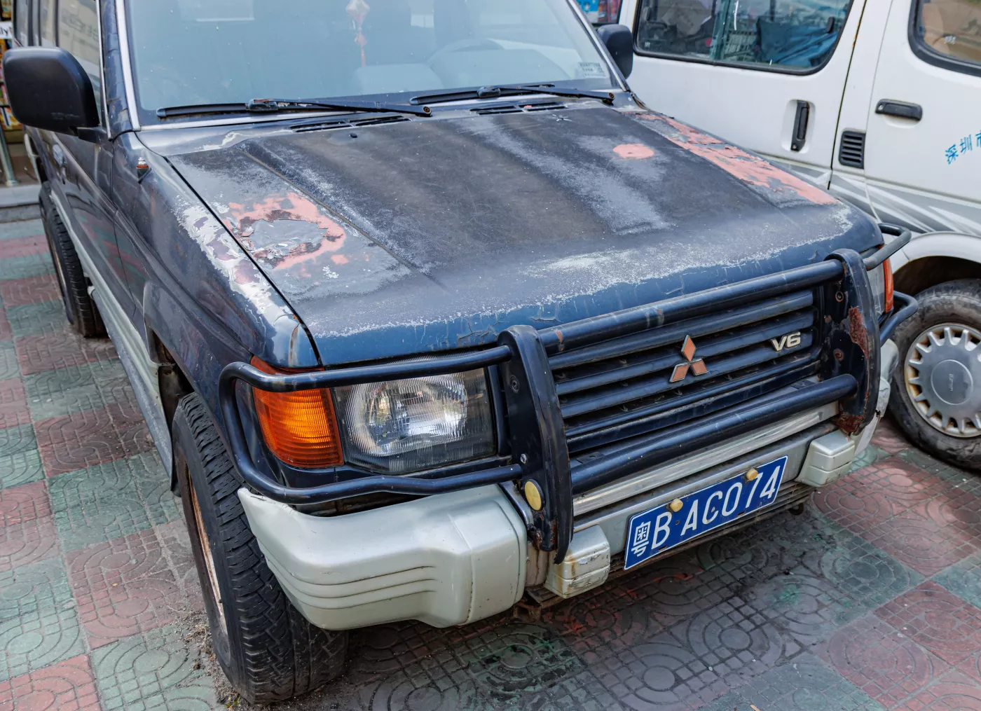 Mitsubishi Pajero – Mitsubishi full-size suv