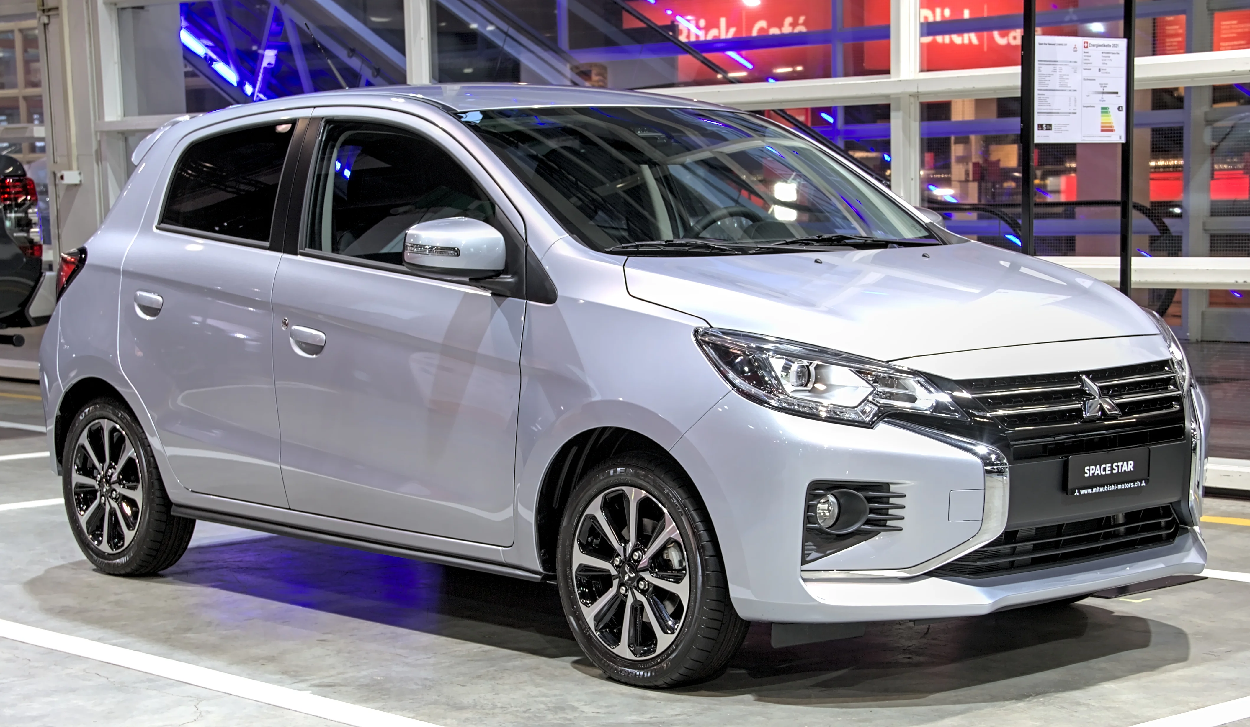 Mitsubishi Space Star – Mitsubishi mini mpv