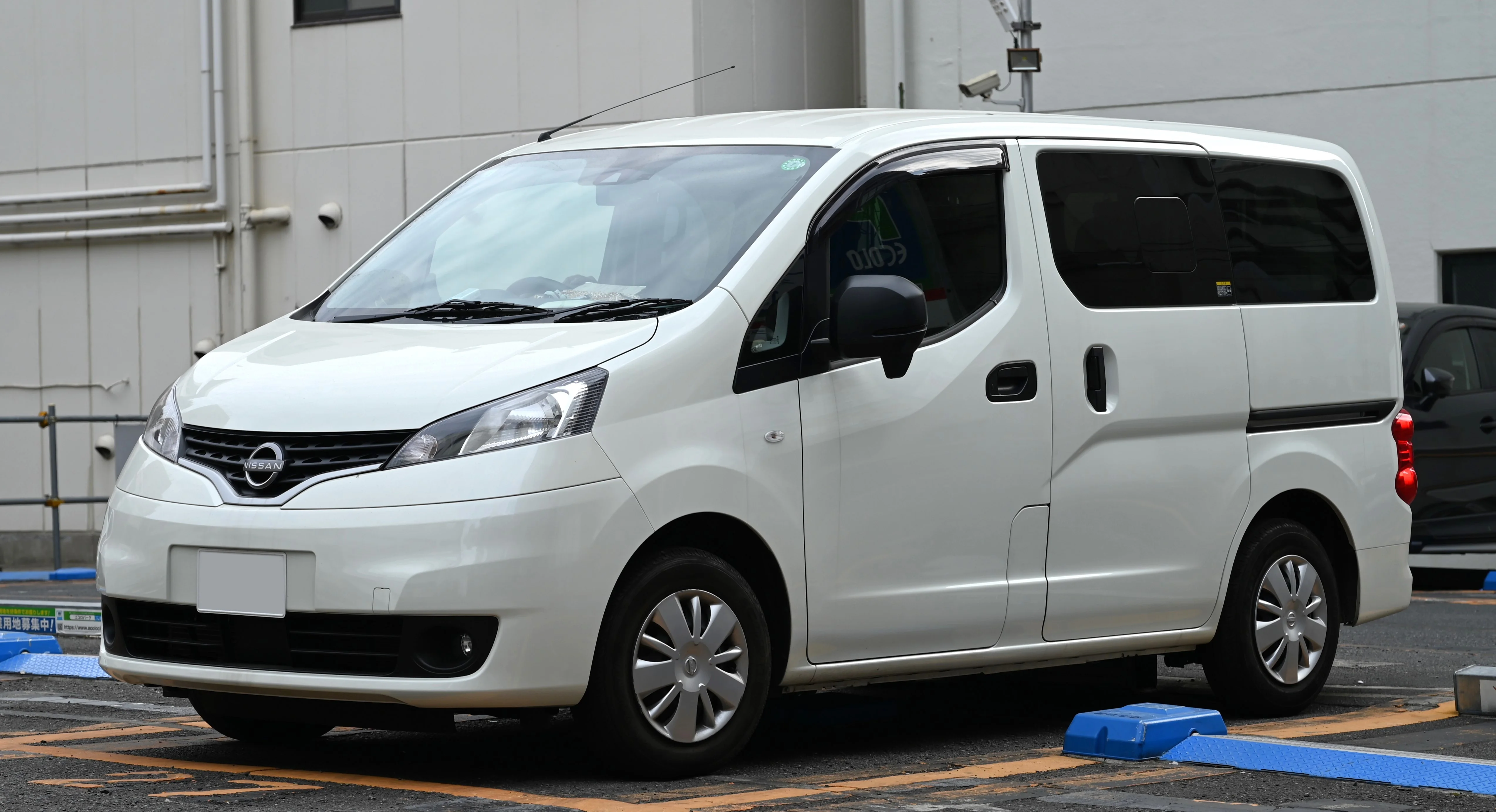 Nissan NV200 – Nissan light commercial vehicle/leisure activity vehicle