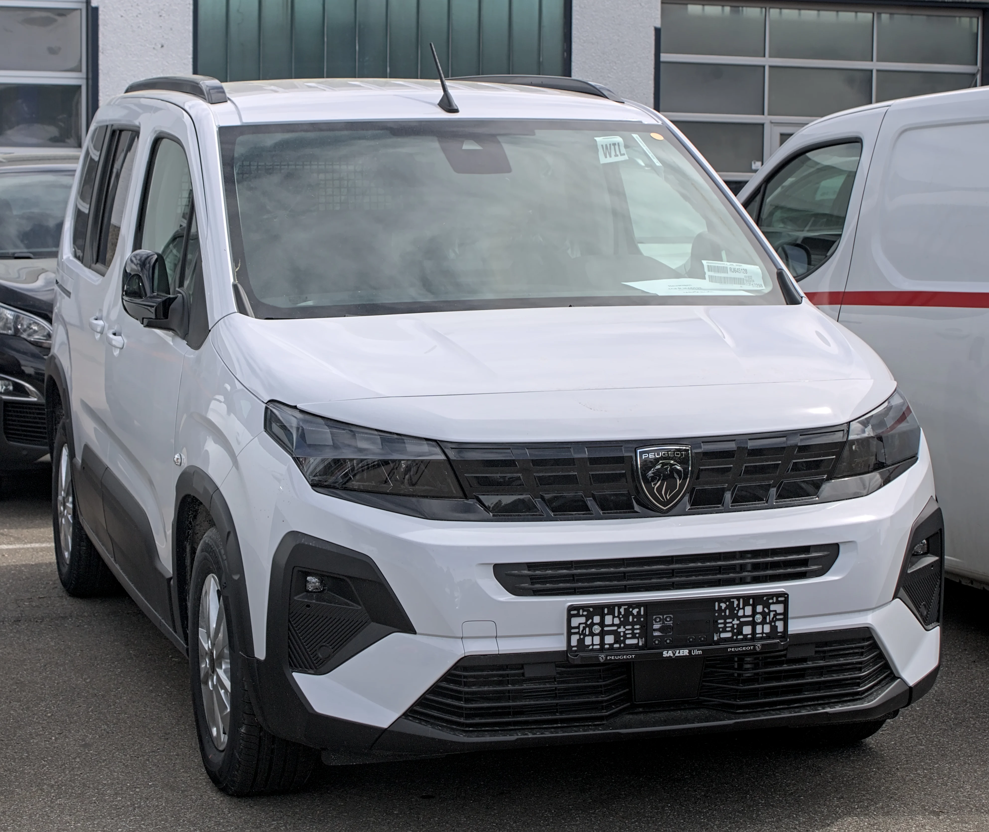 Citroën Berlingo – Peugeot commercial vehicle