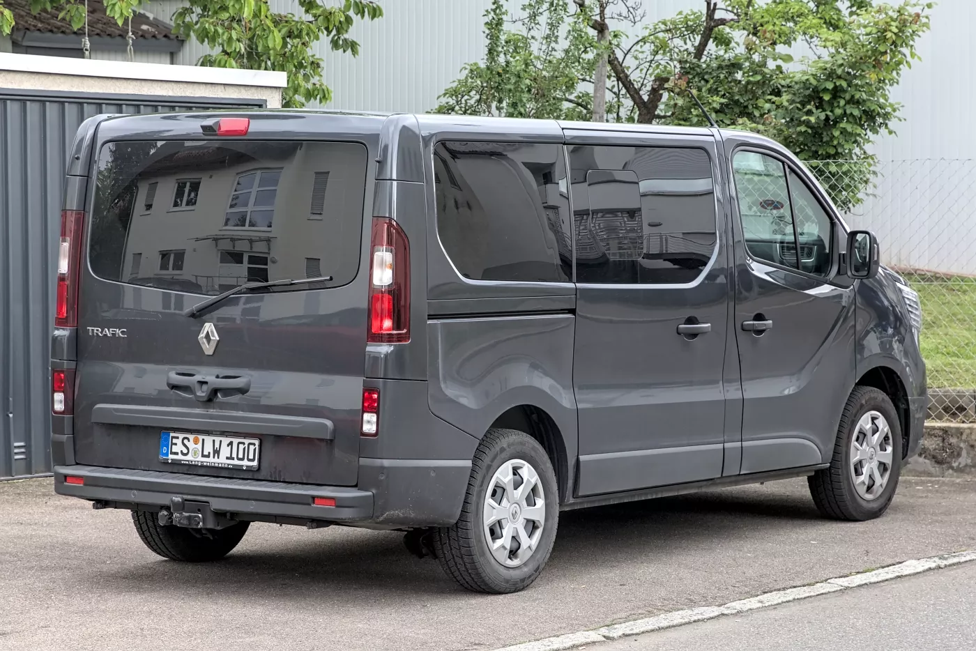 Renault Trafic – Renault light commercial vehicle/large mpv