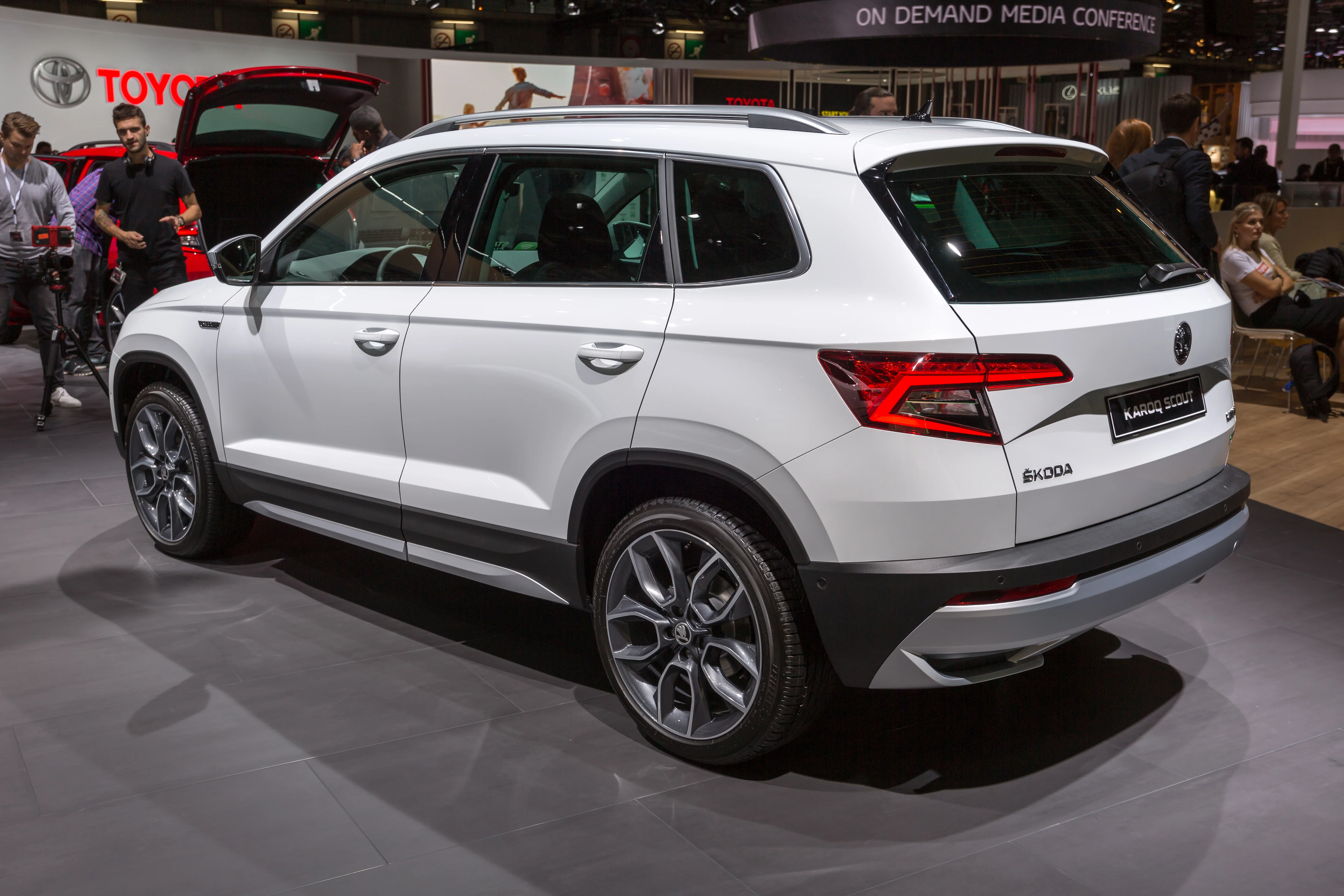 Škoda Karoq – Skoda compact crossover suv