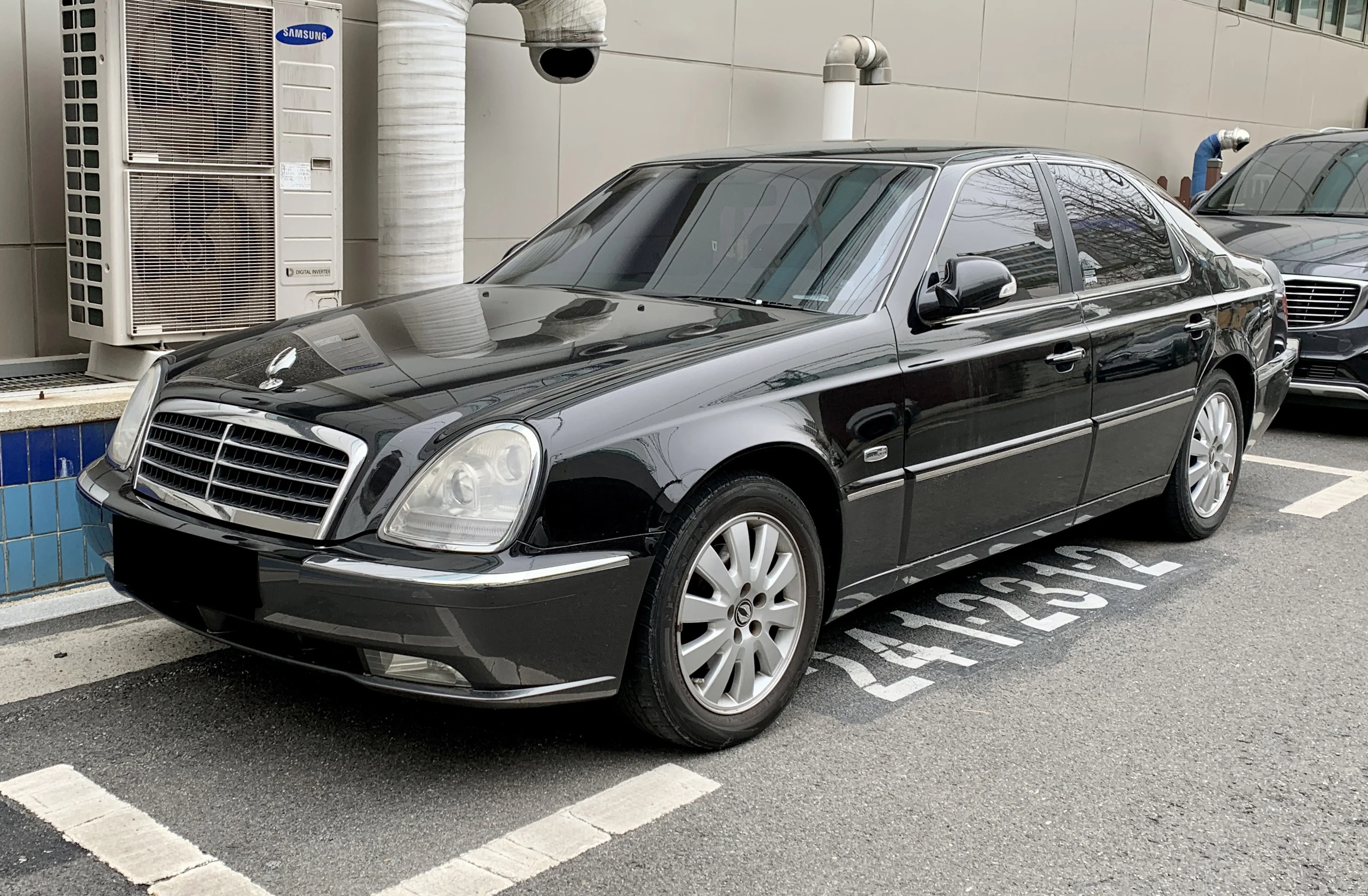 SsangYong Chairman – SsangYong full-size luxury car