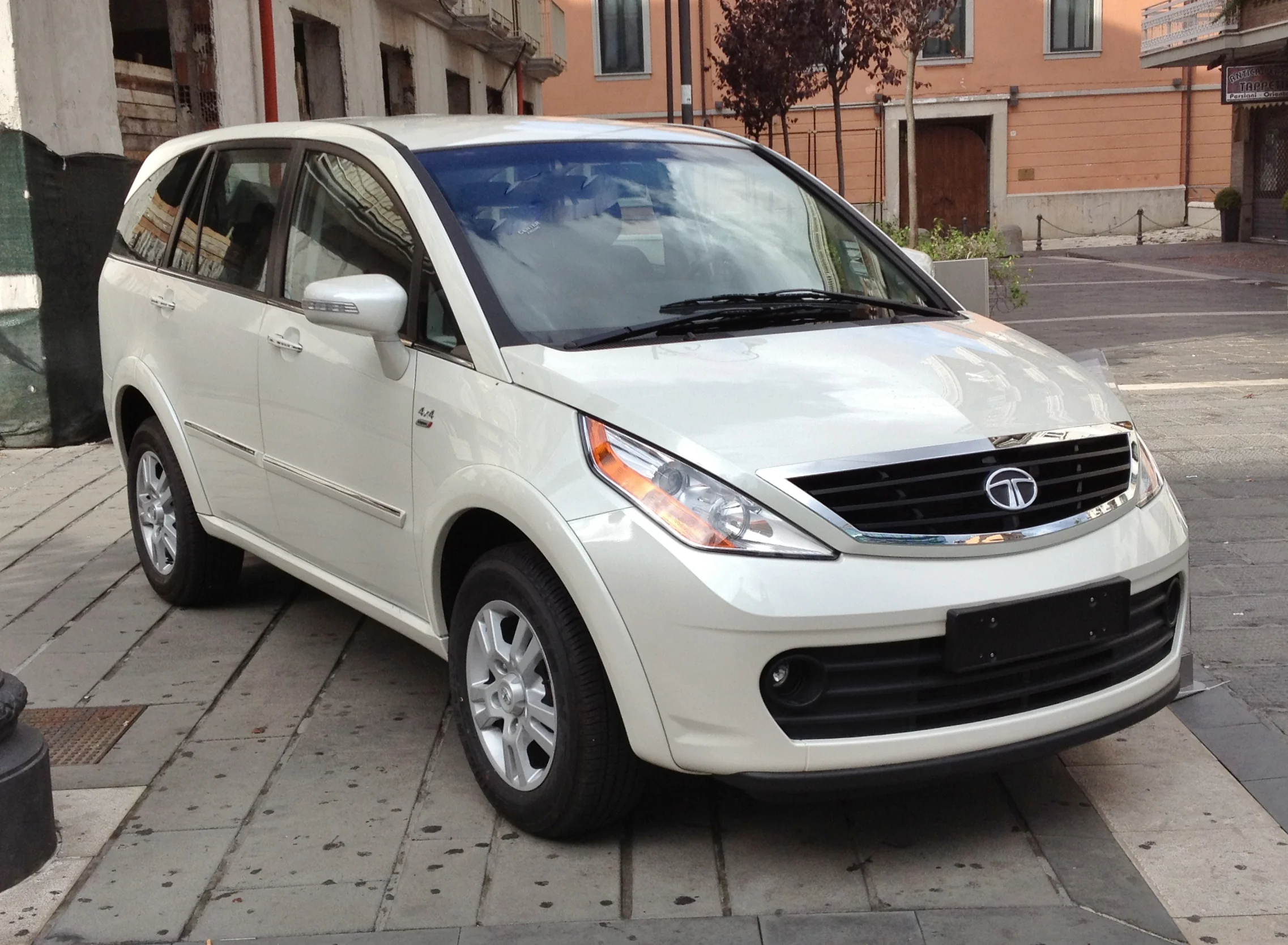 Tata Aria – Tata full-size crossover suv