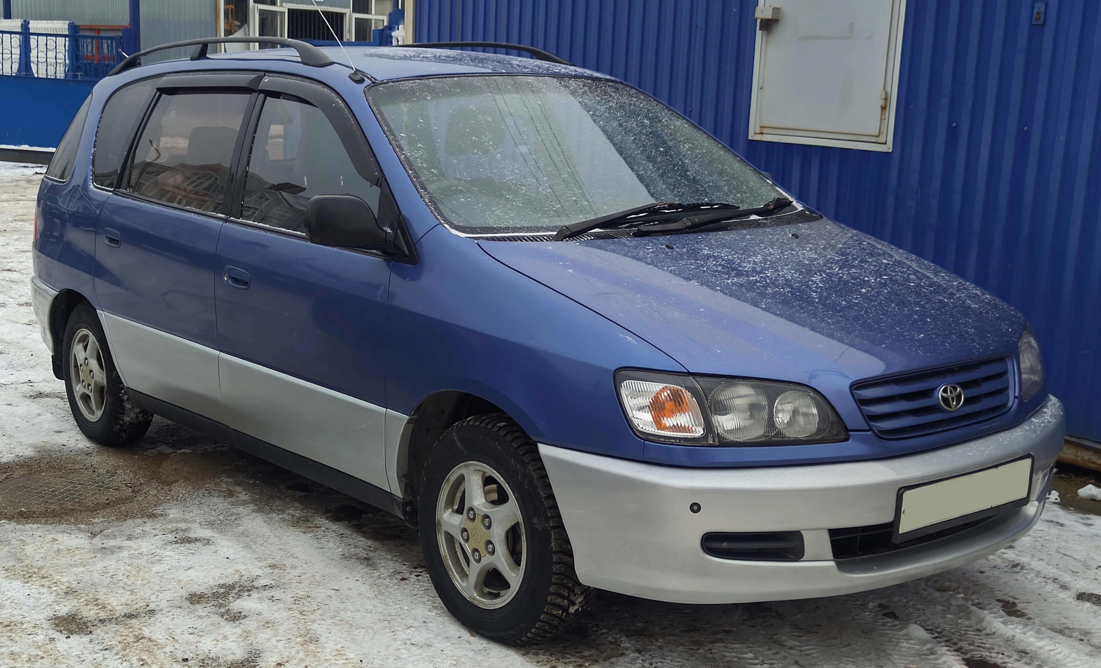 Toyota Ipsum – Toyota compact mpv