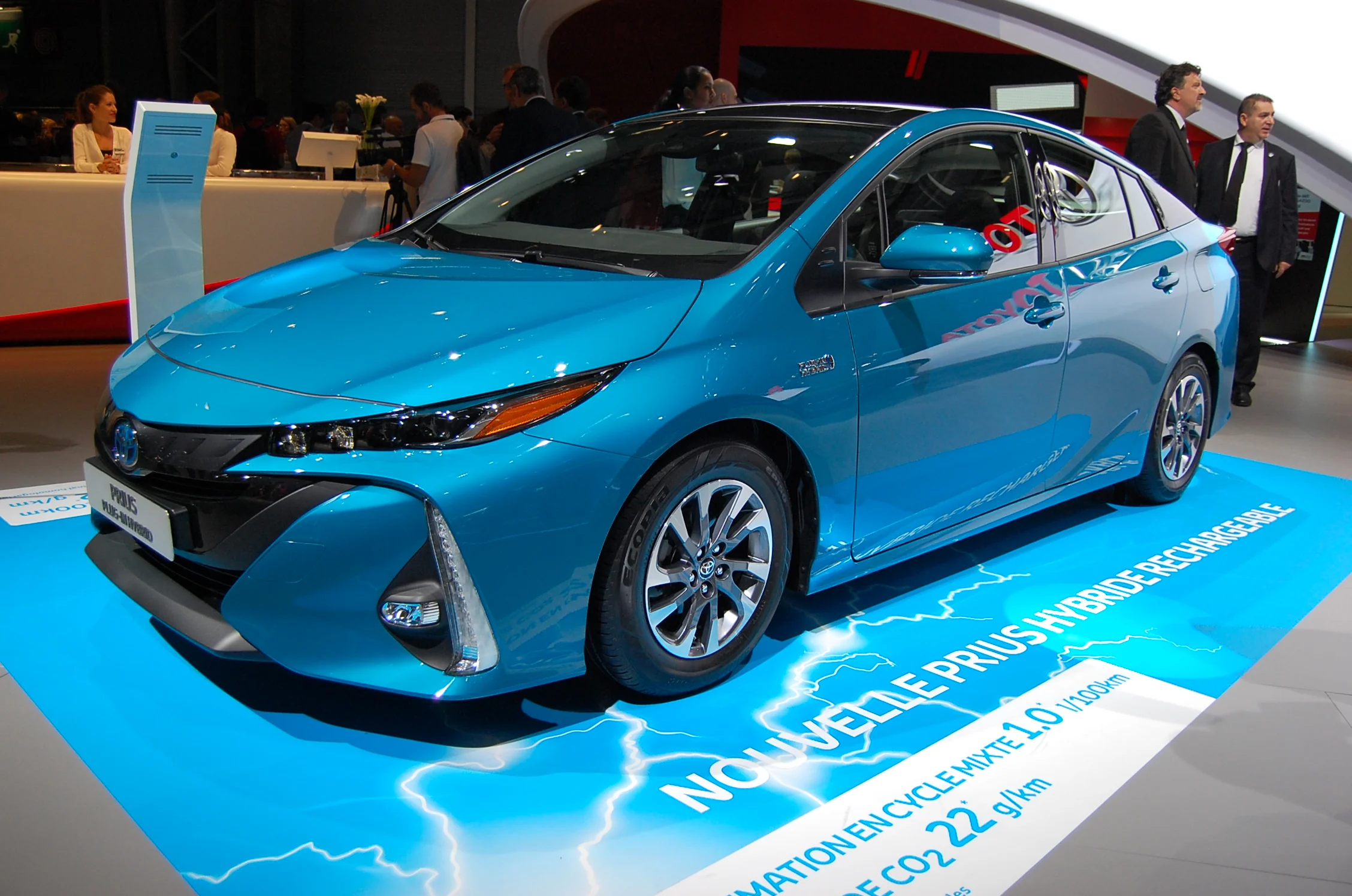 Toyota Prius Plug-in Hybrid – Toyota compact car