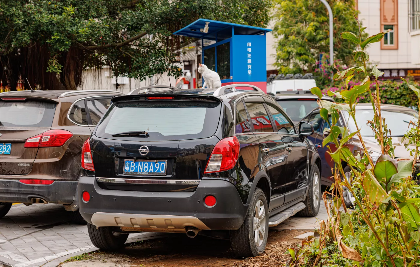 Opel Antara – Vauxhall compact crossover suv