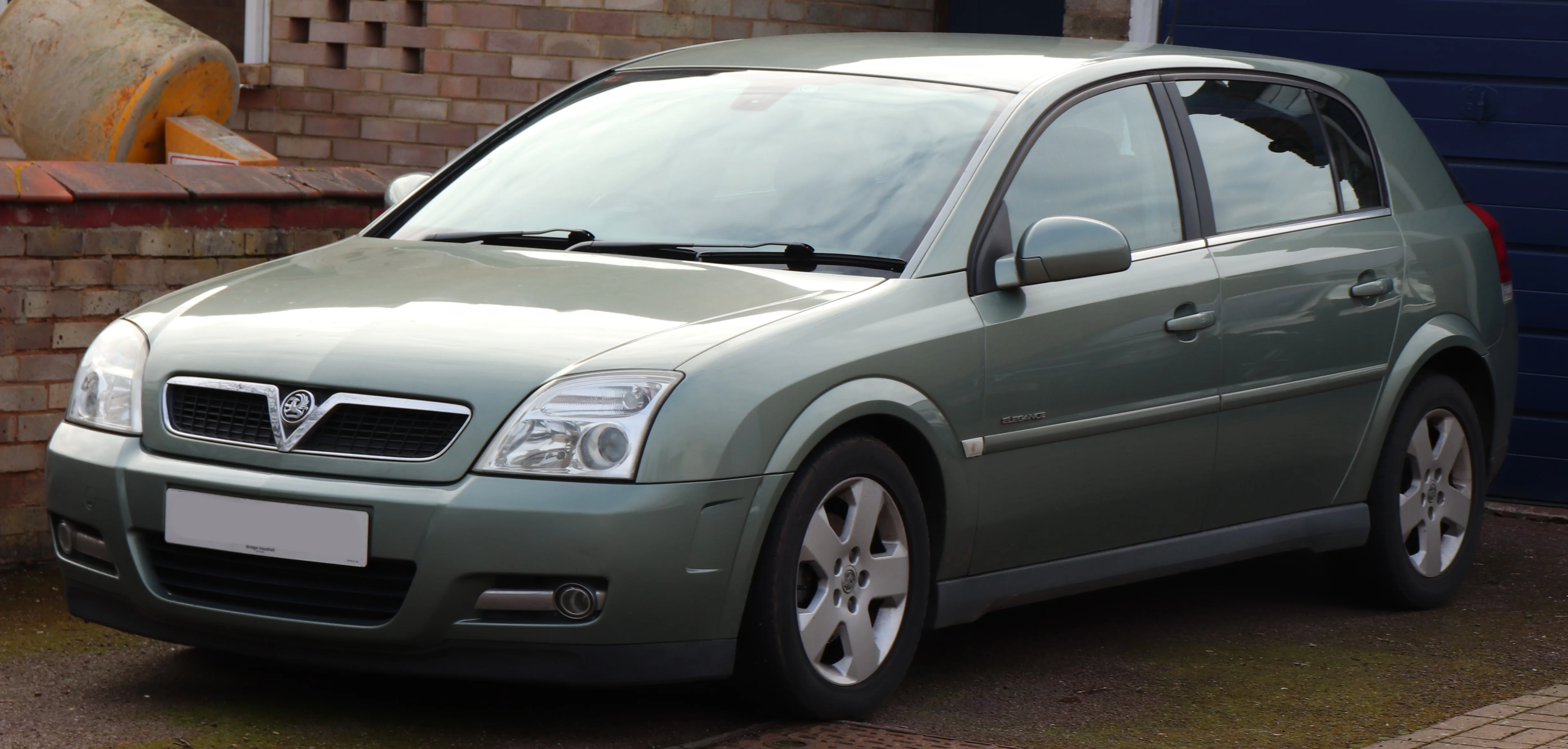 Opel Signum – Vauxhall mid-size car