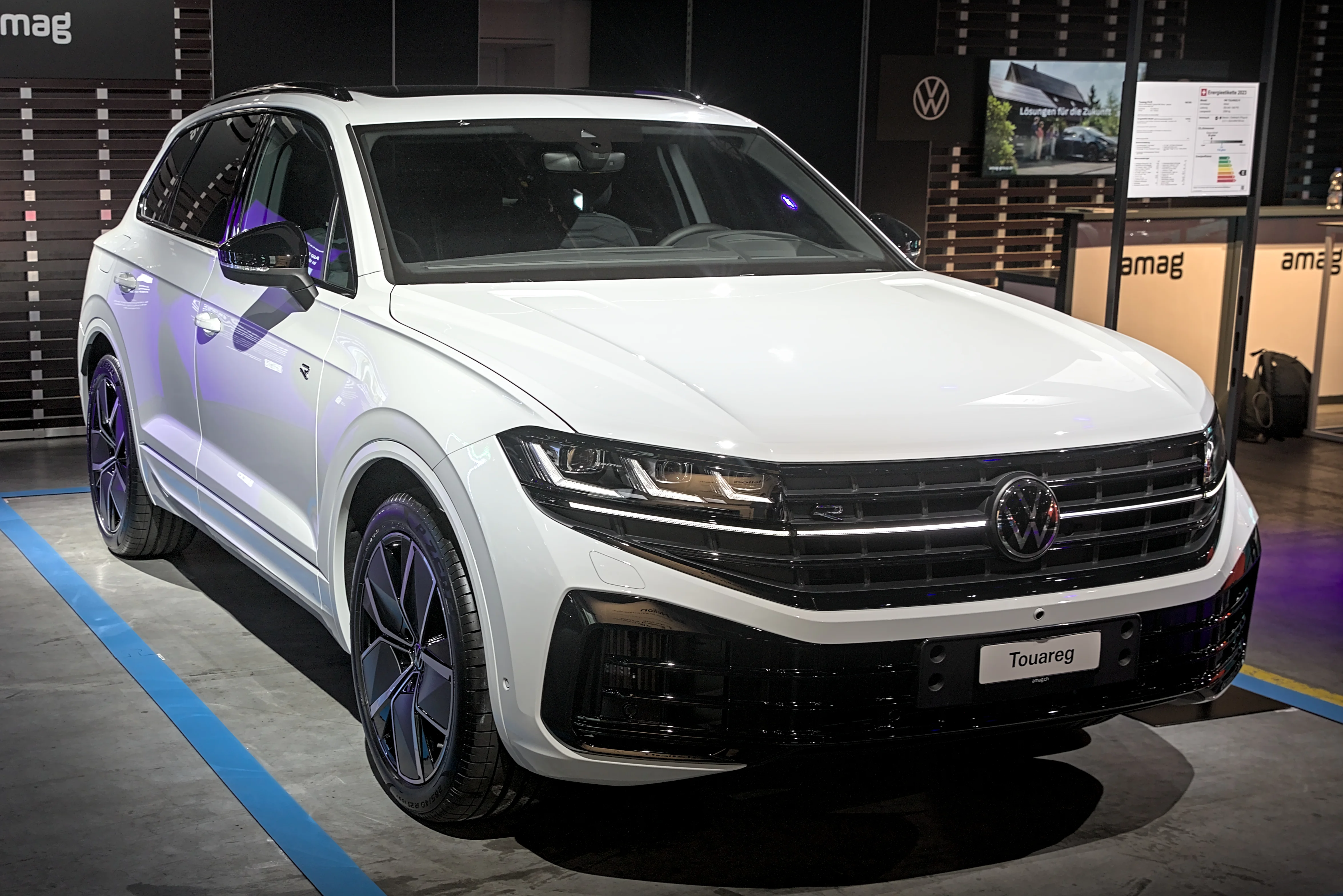 Volkswagen Touareg – Volkswagen e-segment luxury crossover suv
