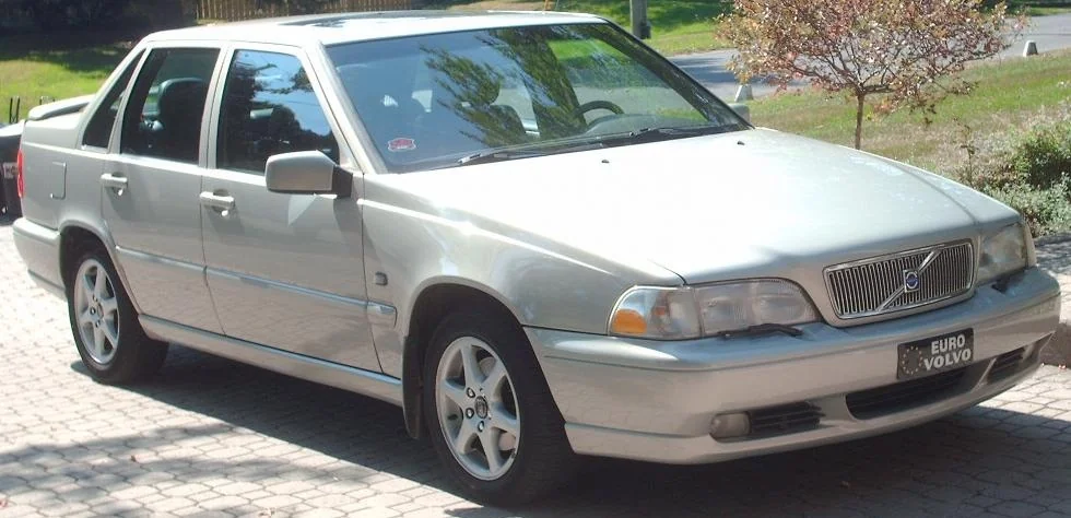Volvo S70 – Volvo compact executive car