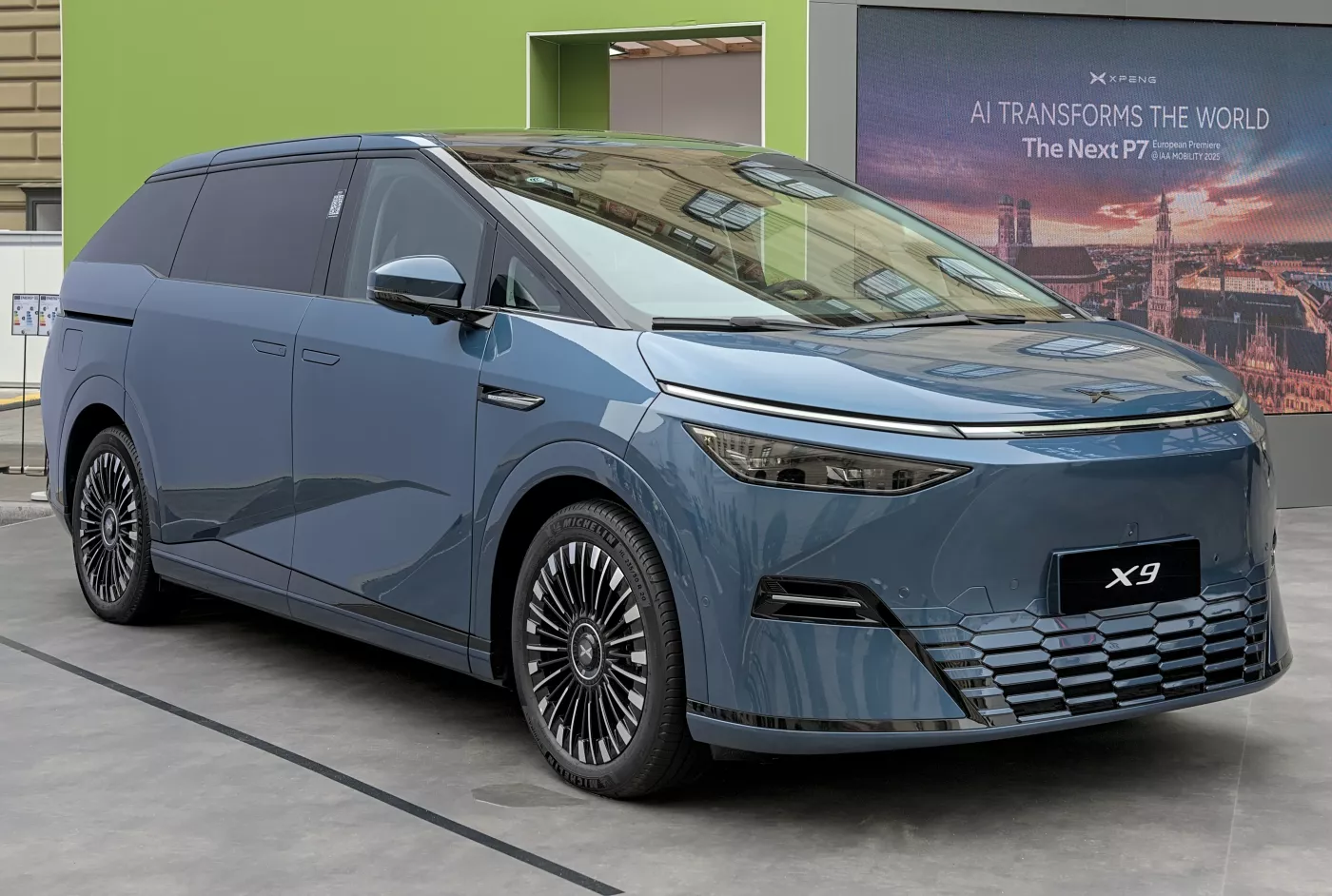 XPeng X9 – XPeng large minivan